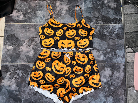 Pumpkin woman’s pjs L